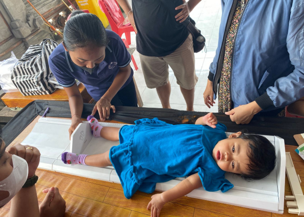Cegah Stunting, Giat Posyandu Terpadu Balita di Banjar Dukuh, Desa Dalung